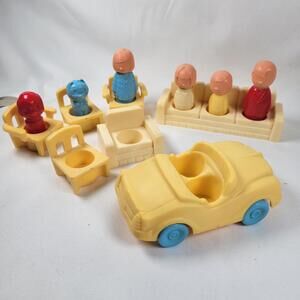 Marx Fantasy Dollhouse Take Along Family Car Cat Dog Chair Sofa Yellow Blue Red